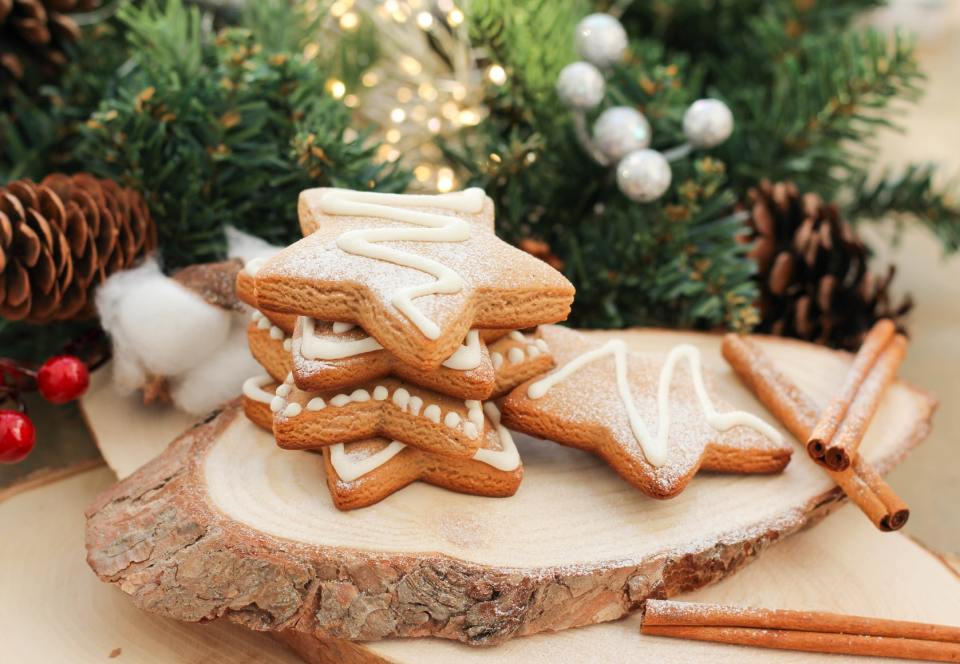 Best activities to do with kids during winter Christmas cookies on successful black parenting magazine