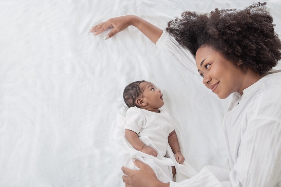 How to help college kids thrive on their own College students in a library for an article on college kids walking down the street on campus for an article about how to help college kids thrive on their own