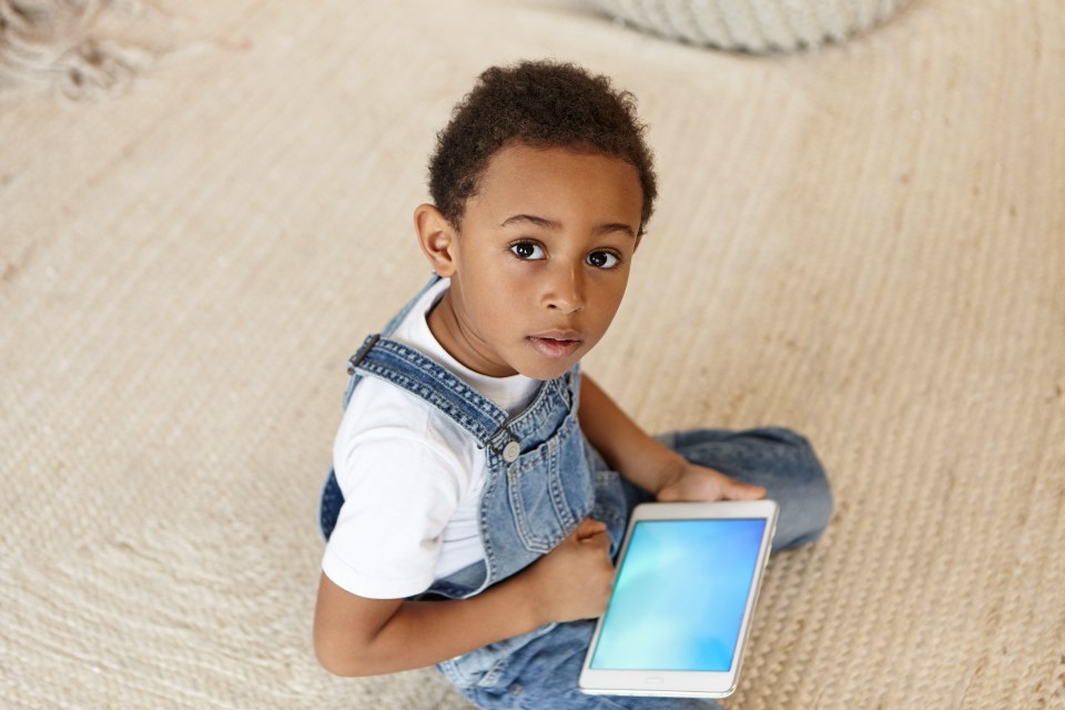 Parenting in the era of technology – a blessing or curse Parenting in the era of technology means your child knows how to work electronics at an early age.